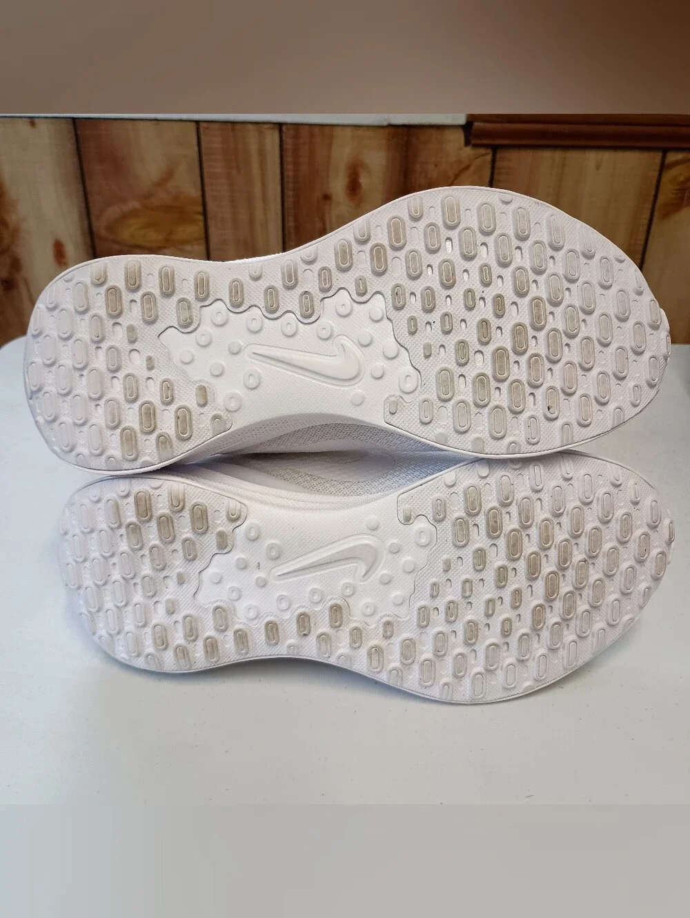 Nike Revolution 7 Running Shoes Womens Size 7.5 White Road Comfort Sneakers